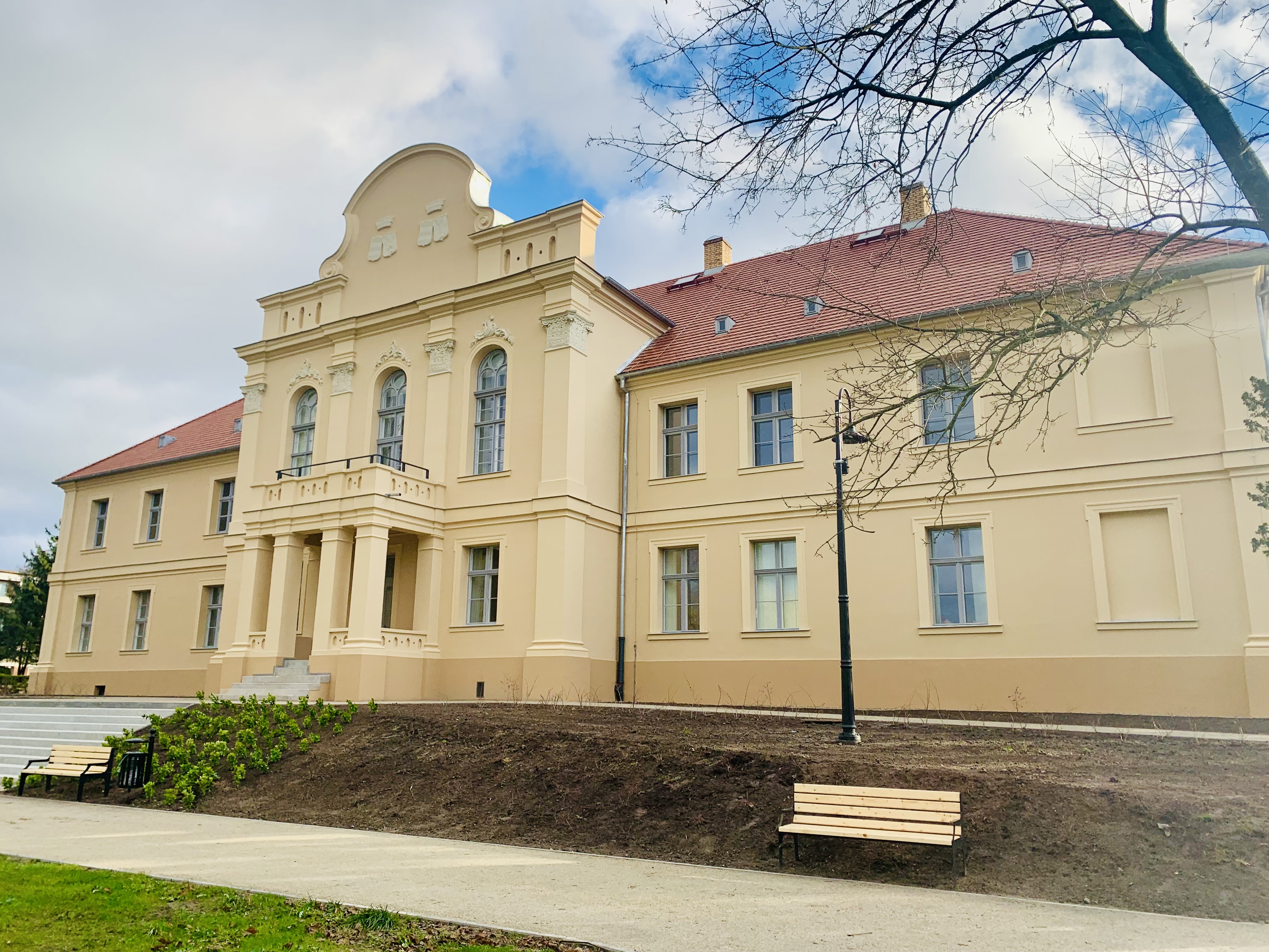 LO w Pniewach