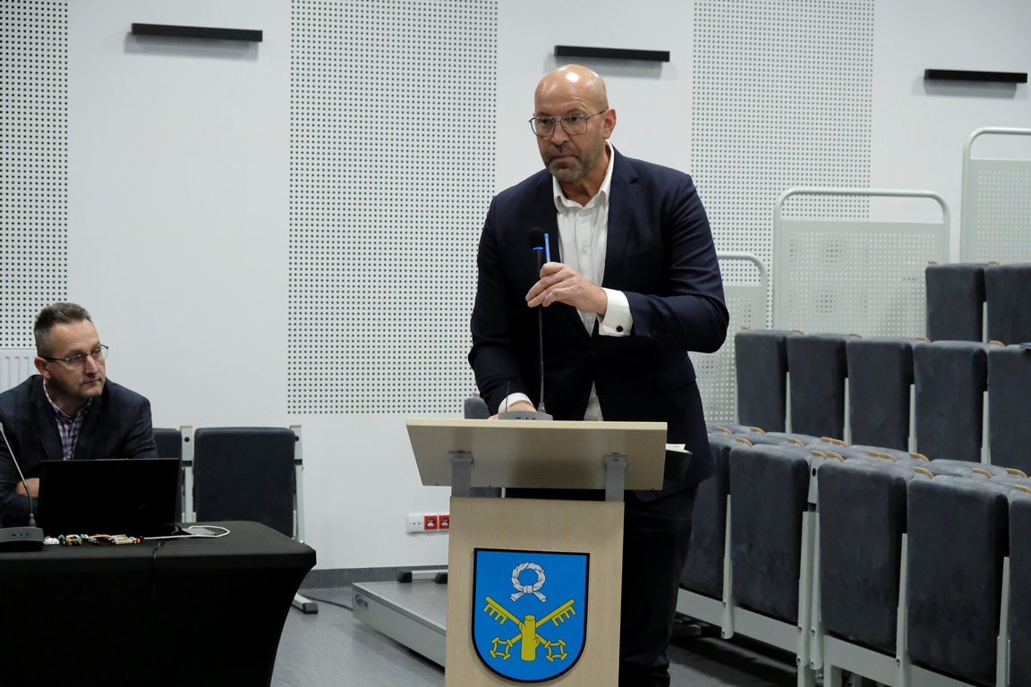 INFORMACJA Z VII SESJI RADY MIEJSKIEJ I POSIEDZEŃ KOMISJI