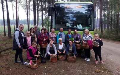 Zdjęcie do Mieszkańcy Turowa na grzybobraniu w Grudnej