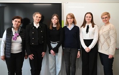 Zdjęcie do Trzy Laureatki Wojew&oacute;dzkich Konkurs&oacute;w Przedmiotowych