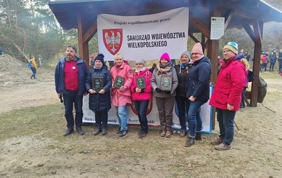 Zdjęcie do Uczniowie ze Szkoły Podstawowej im. Powstańc&oacute;w Wielkopolskich w Pniewach odnieśli sukces w Międzyszkolnej Lidze Imprez na Orientację za rok 2021.