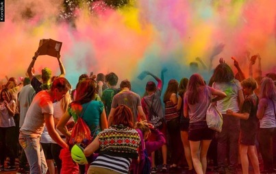 Zdjęcie do Holi Święto Kolor&oacute;w w najbliższy weekend w Pniewach 