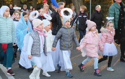 Zdjęcie do Korow&oacute;d Świętych