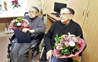 Zdjęcie do 95 urodziny s. Marii Krysiak i s. Bożeny Kosickiej