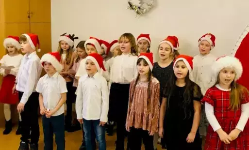 Zdjęcie do Międzypokoleniowe Kolędowanie u Senior&oacute;w