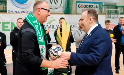 Zdjęcie do Wręczenie puchar&oacute;w PALF