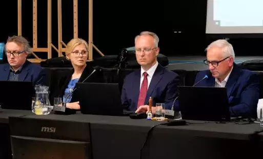 INFORMACJA Z XIV SESJI RADY MIEJSKIEJ I POSIEDZEŃ KOMISJI