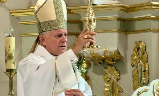 Uroczyste przekazanie relikwii św. Jana Pawła II w Pniewach