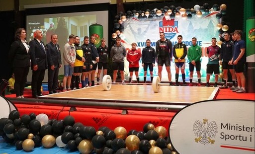 zawody międzynarodowe i eliminacje do Mistrzostw Polski